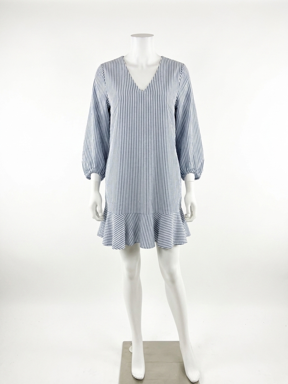 NEW MAGGY LONDON v-neck stripe flounce dress in blue